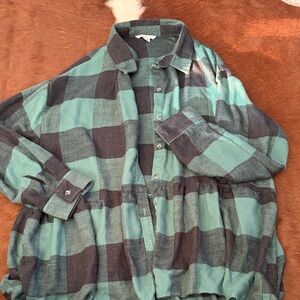 American Eagle Outfitters Green and Black Plaid Button Down Shirt